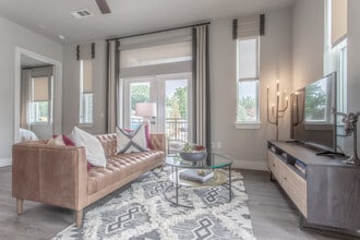 Timbergrove Station in Houston, TX - Foto de edificio - Interior Photo