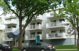 Eileen Manor in Edmonton, AB - Building Photo