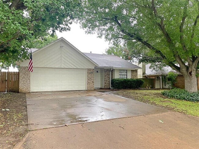 property at 2609 Cheyenne Dr