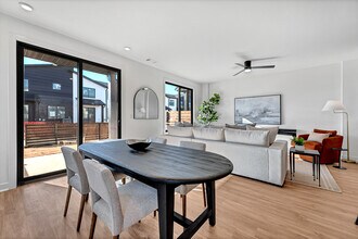 Parkside at Lowell in Lowell, AR - Foto de edificio - Building Photo