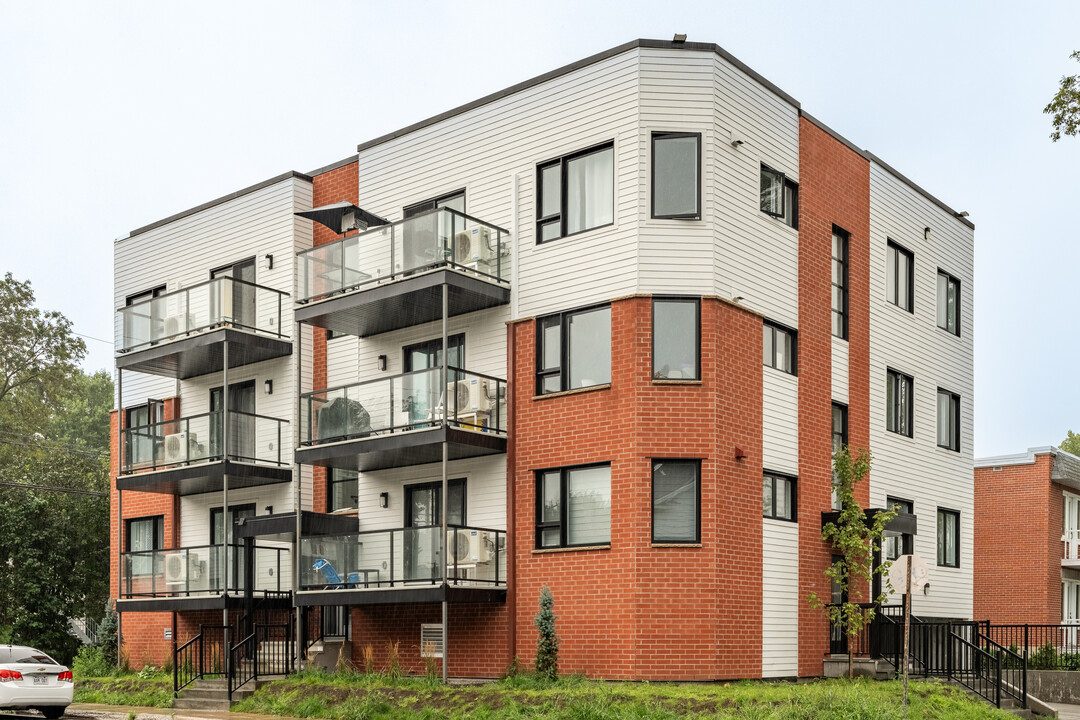 803 Des Frênes Rue E in Québec, QC - Building Photo