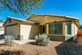 9278 E Corte Arroyo Norte in Tucson, AZ - Building Photo - Building Photo