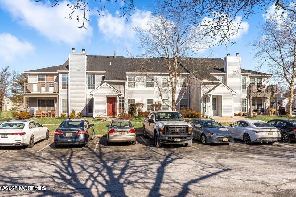 334 Mayfair Pl in Morganville, NJ - Building Photo