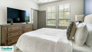 21201 Emerald Mist Pkwy, Unit 327 in Spring, TX - Building Photo - Building Photo