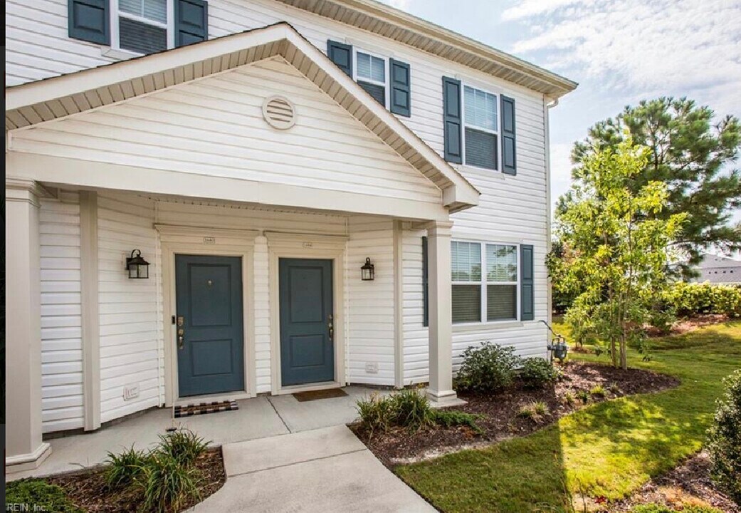 1685 Halesworth Ln in Virginia Beach, VA - Building Photo