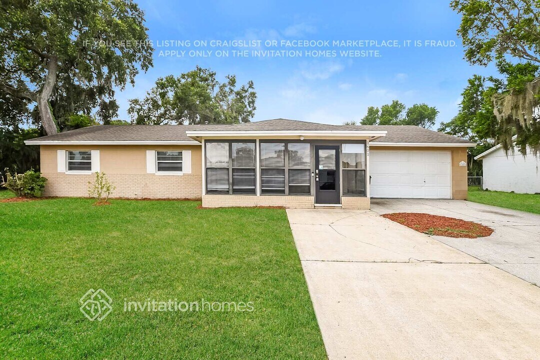 1601 Stafford Rd in Leesburg, FL - Building Photo