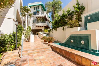 15500 W Sunset Blvd in Los Angeles, CA - Building Photo - Building Photo