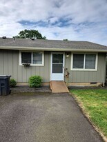 853 Tualatin St in Saint Helens, OR - Building Photo