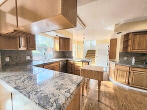 730 Hillcrest Dr in Redwood City, CA - Building Photo - Building Photo