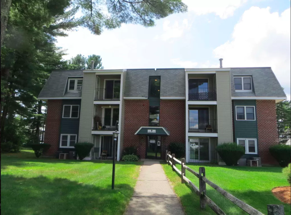 4 Roedean Dr, Unit 207 in Nashua, NH - Building Photo