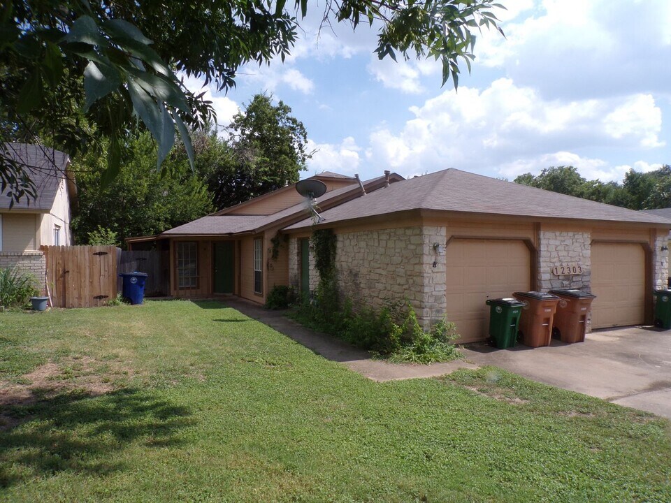 12303 Patron Dr-Unit -B in Austin, TX - Building Photo