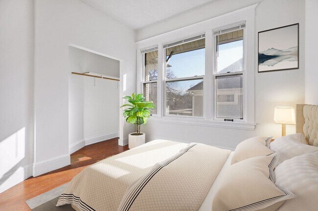 3021 Knox Ave S-Unit -Unit 2 in Minneapolis, MN - Foto de edificio - Building Photo