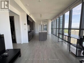 101-3101 Charles St E in Toronto, ON - Building Photo - Building Photo
