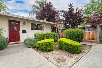 Villa Vicente in Pleasanton, CA - Building Photo - Building Photo