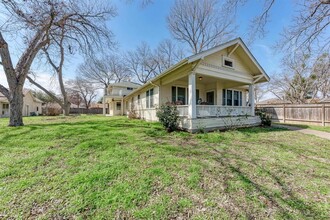 1119 Vance St in Taylor, TX - Building Photo - Building Photo