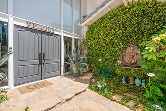 1574 Devonshire Ave in Westlake Village, CA - Building Photo - Building Photo