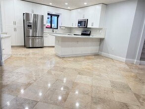 2146 SW 103rd Pl in Miami, FL - Foto de edificio - Building Photo