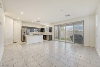 10426 Mount Charleston Ave in Las Vegas, NV - Foto de edificio - Building Photo