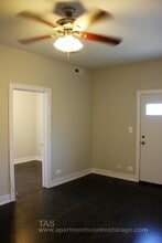 3919 N Janssen Ave, Unit 1E in Chicago, IL - Building Photo - Building Photo