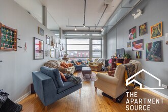 2416 W North Ave, Unit 2W in Chicago, IL - Building Photo - Building Photo