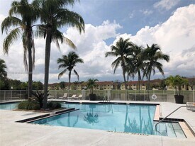 12430 Vista Isles Dr, Unit 13 in Plantation, FL - Building Photo