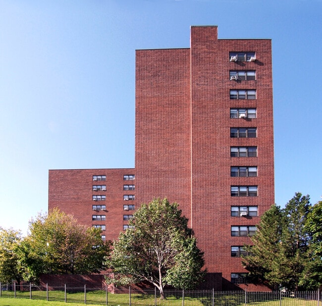 Summit Towers in Schenectady, NY - Foto de edificio - Building Photo