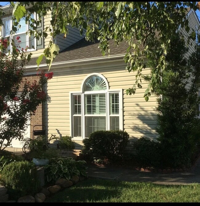 2352 Bizzone Cir