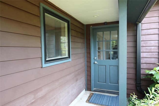 36 Northwoods Rd in Woodstock, NY - Building Photo - Building Photo