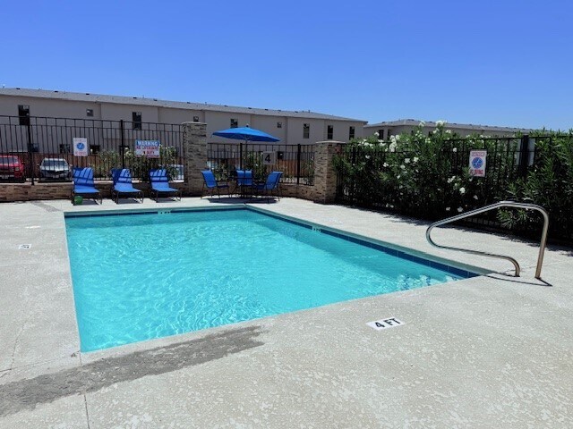 Stone Knights in Laredo, TX - Building Photo - Building Photo