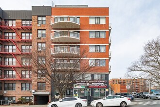 8712 175th St in Jamaica, NY - Foto de edificio - Building Photo