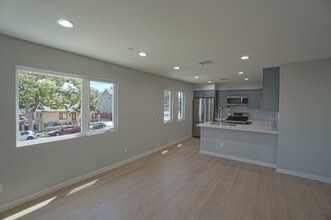4271 Rosewood Ave in Los Angeles, CA - Building Photo - Building Photo