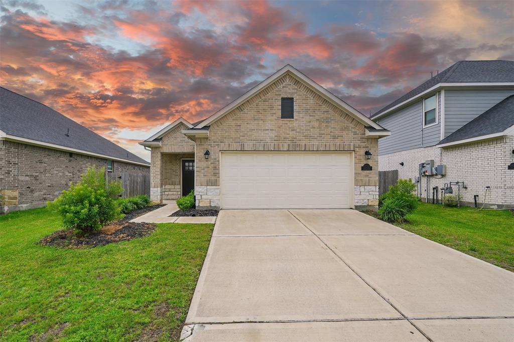 31335 Horseshoe Meadow Bend Ln in Fulshear, TX - Building Photo