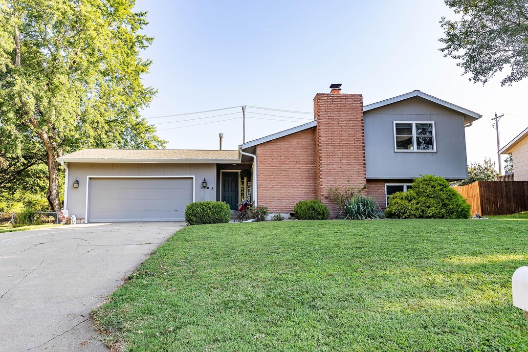 1710 2nd St in Wamego, KS - Building Photo