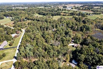 306 Forest Trce in Radcliff, KY - Building Photo - Building Photo