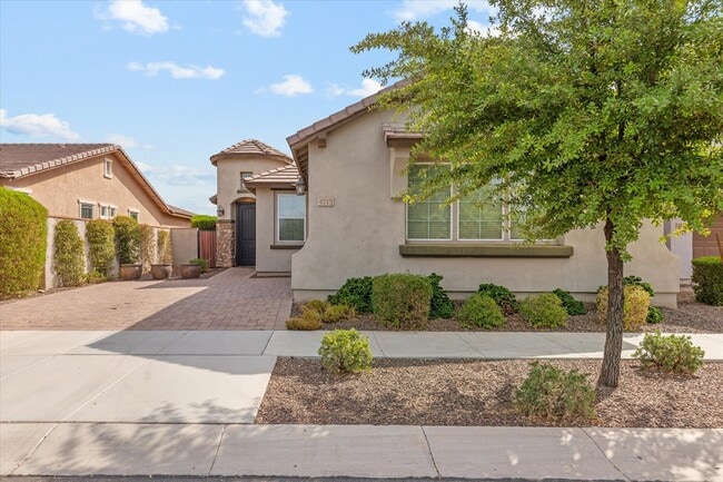 4713 S Aileron Ln