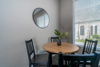 550 Watson Powell Jr Way in Des Moines, IA - Building Photo - Building Photo