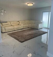 19314 SW 121st Ct in Miami, FL - Building Photo - Building Photo