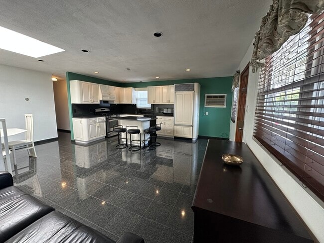 15931 95th St in Howard Beach, NY - Building Photo - Building Photo