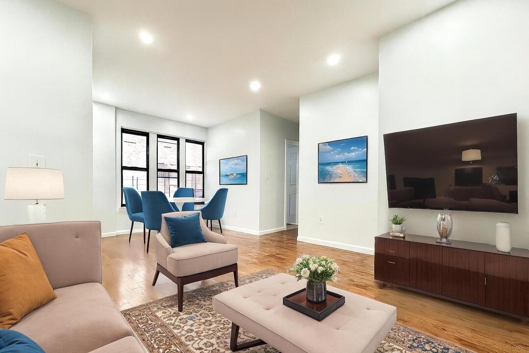 518 W 204th St in New York, NY - Building Photo