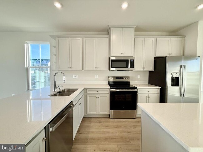 9366 Tanfield Dr in Fredericksburg, VA - Foto de edificio - Building Photo