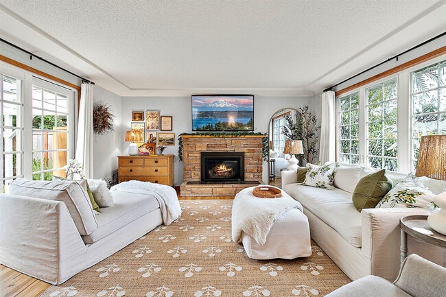 5717 N 18th St in Tacoma, WA - Building Photo - Building Photo