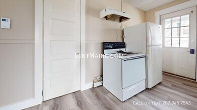 172 College Ave, Unit 6 in Waterville, ME - Foto de edificio - Building Photo