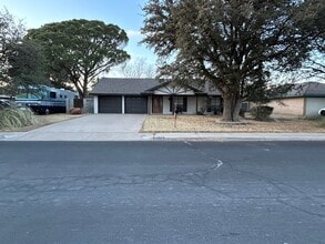 4607 Garden Ln in Odessa, TX - Building Photo - Building Photo