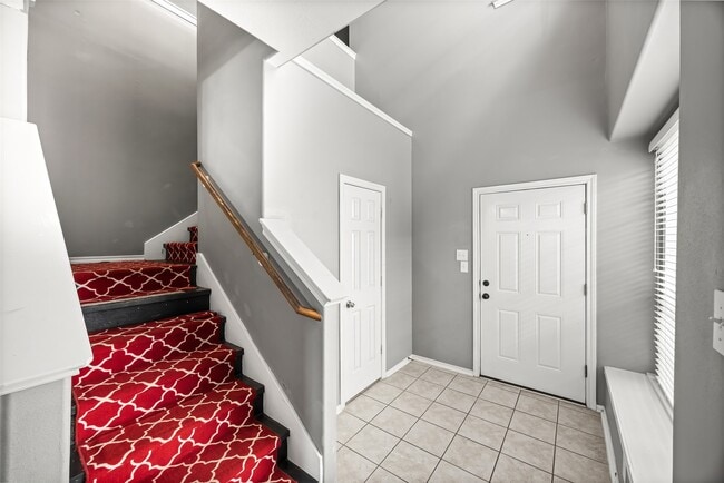 12427 Oriole Lake Way