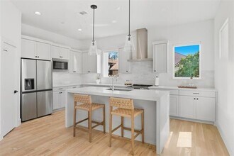 6345 Richmond Ave in Dallas, TX - Building Photo - Building Photo