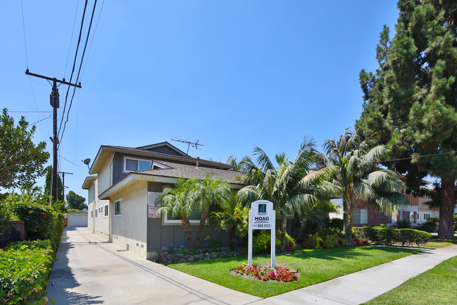 Alameda Apartments in Downey, CA - Building Photo - Building Photo