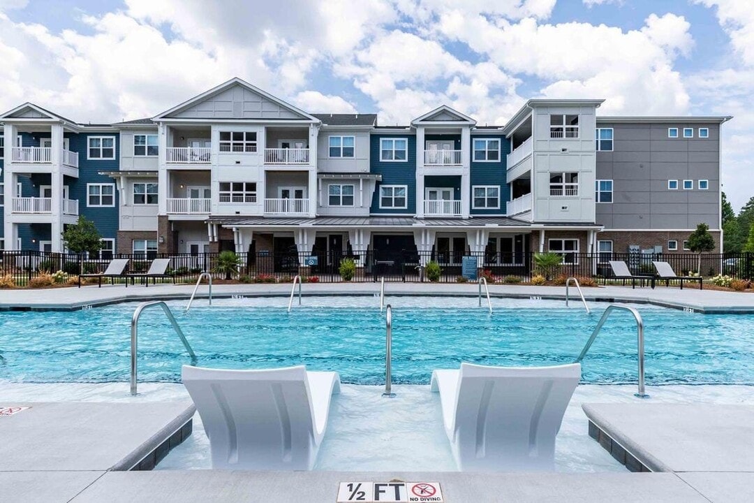 Woodside Eleven in Greenville, SC - Foto de edificio