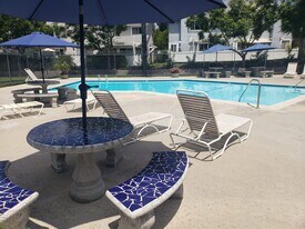 406 Windjammer Cir, Unit 406 in Chula Vista, CA - Building Photo