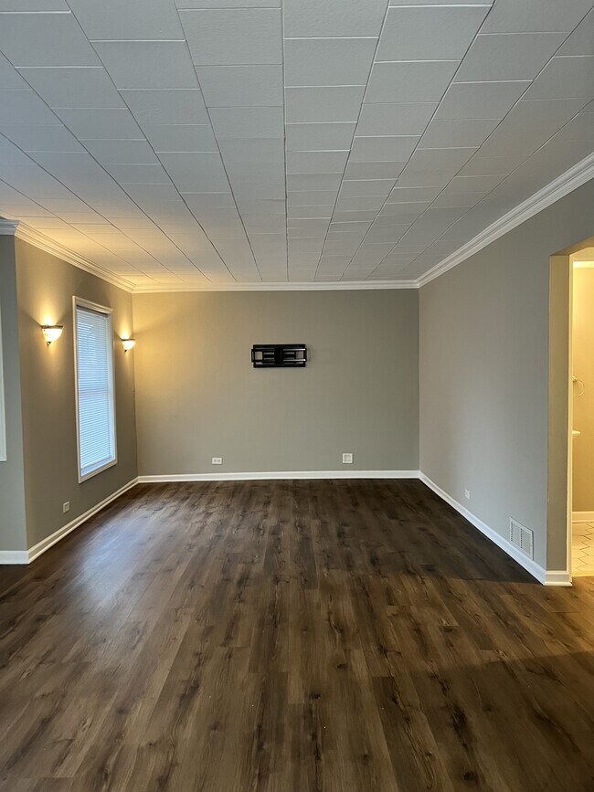 310 Highmoor Dr in Round Lake Park, IL - Foto de edificio - Building Photo