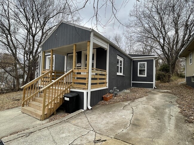 property at 1120 E 84th Terrace